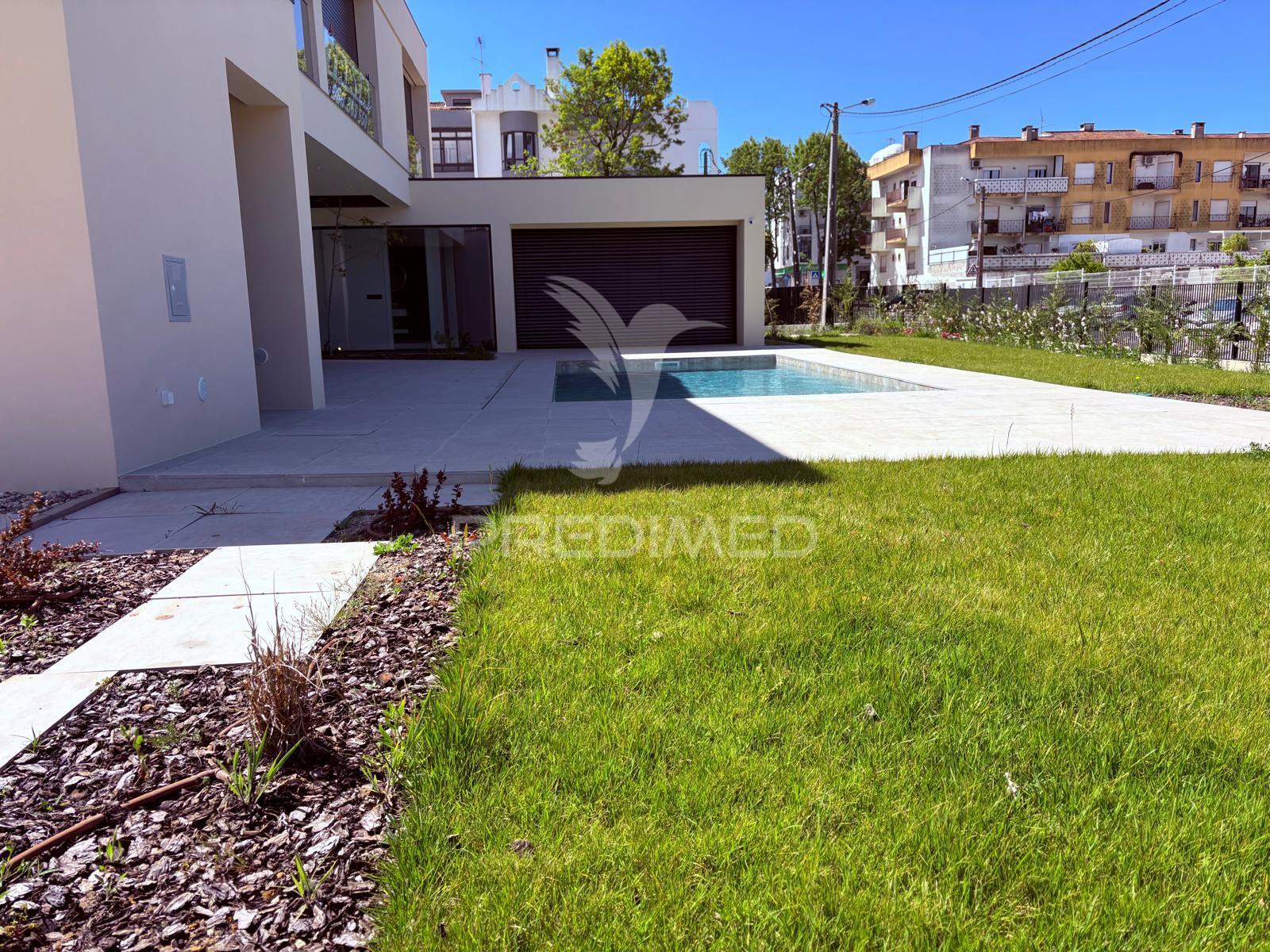 Moradia T5 Contemporânea de Luxo perto de Lisboa · 3